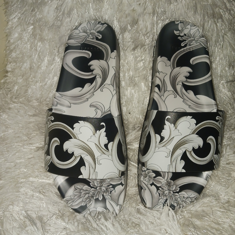 Versace men pool slides size 10